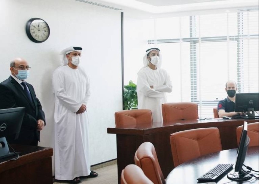 محمد بن سعود يتفقد خطط وإنجازات مركز رأس الخيمة للإحصاء والدراسات