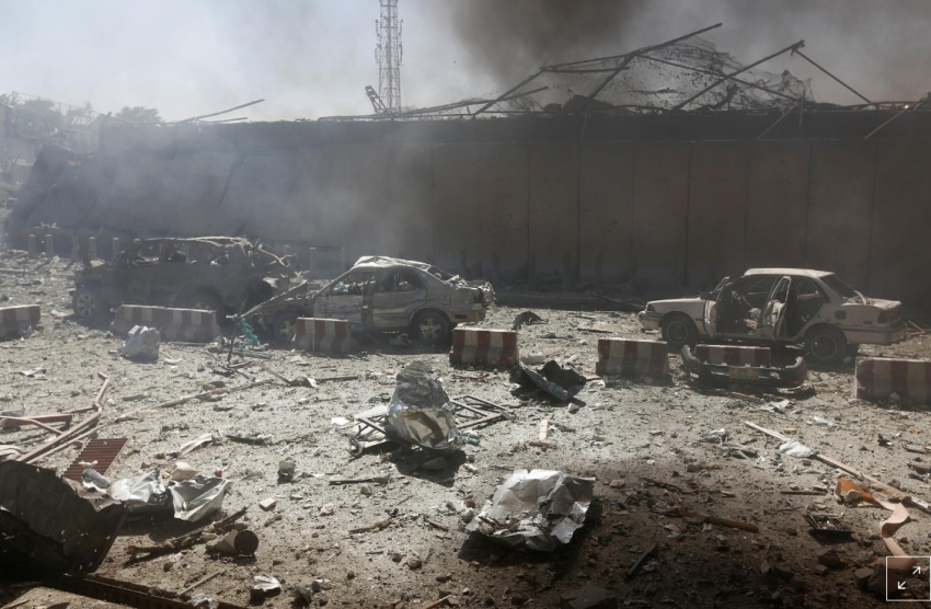 قنابل تقتل 11 مدنياً أفغانياً في أول يوم من هدنة تستمر 3 أيام