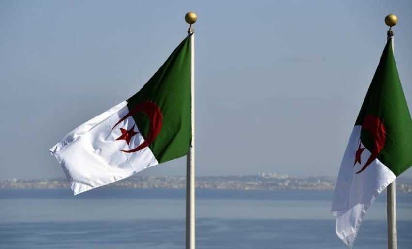 قريباً.. الجزائر تعيد فتح حدودها