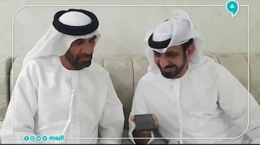 محمد بن زايد يعايد هاتفياً المواطن سالم الدهماني ووالده