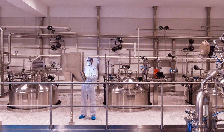 الرئيس التنفيذي عصام فاروق لـ"الرؤية": «جلفار للأدوية» تنافس عالمياً بـ390 منتجاً