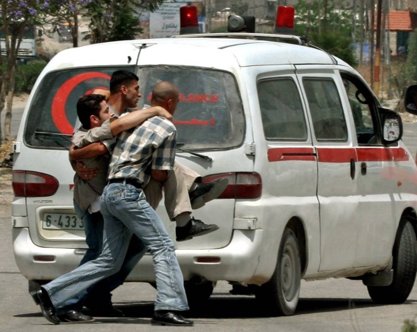 مصر ترسل سيارات إسعاف لنقل الجرحى من غزة