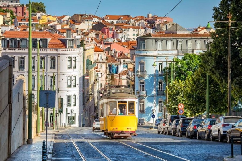 بعد أن فتحت أبوابها للسياح.. إليك أجمل الأماكن السياحية في البرتغال