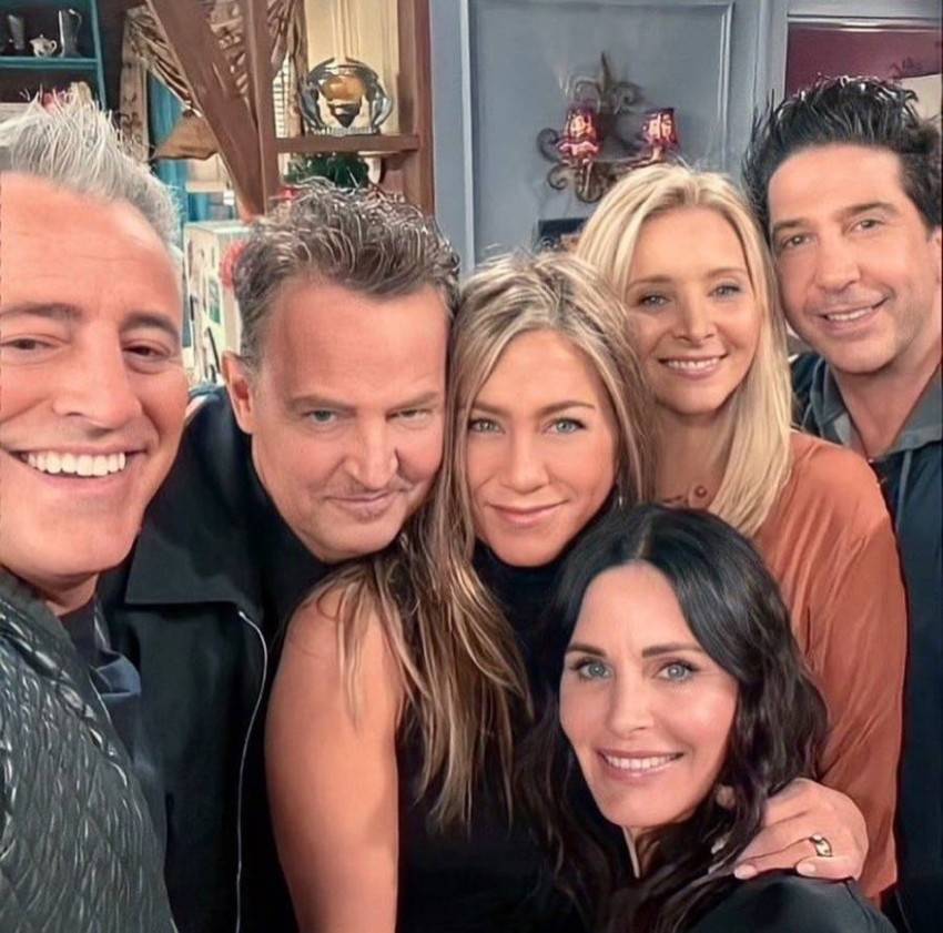 قبل مشاهدة حلقة «لم الشمل».. كيف تغيّرت ملامح أبطال مسلسل Friends على مدار السنوات الماضية؟
