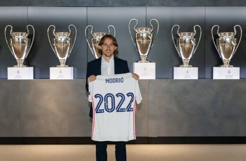 ريال مدريد يجدد عقد مودريتش حتى 2022