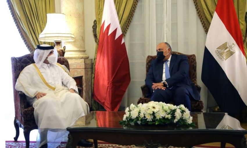 وزير خارجية قطر في القاهرة لبحث العلاقات الثنائية