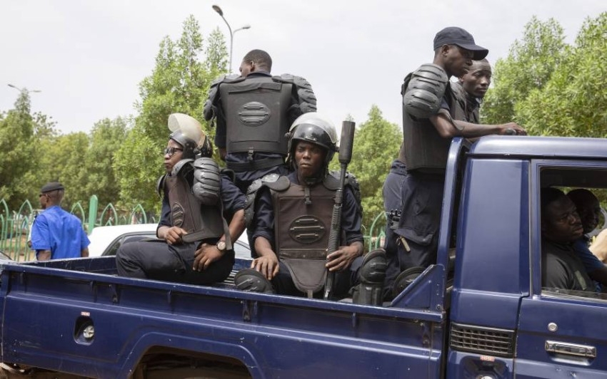 قائد الانقلاب في مالي يسمح لوفد بلقاء القادة الموقوفين