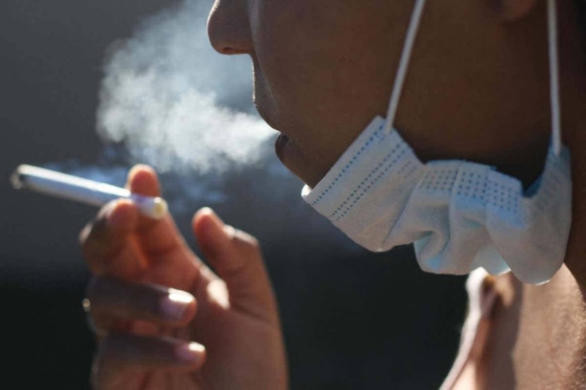 «صحة»: المدخنون أكثر عرضة للإصابة بكوفيد-19.. و6 مراكز لمساعدة الراغبين بالإقلاع