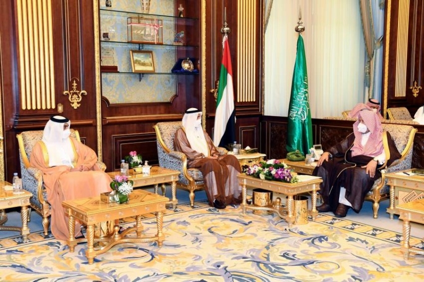 صقر غباش يعقد جلسة مباحثات مع رئيس مجلس الشورى السعودي في الرياض