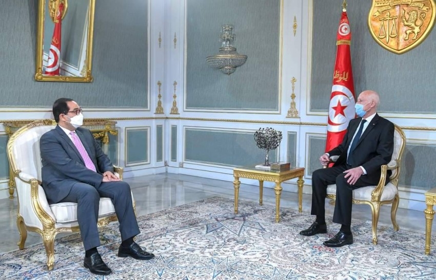 تونس.. إقالة رئيس هيئة مكافحة الفساد تعمّق الأزمة بين الرئاسة والحكومة
