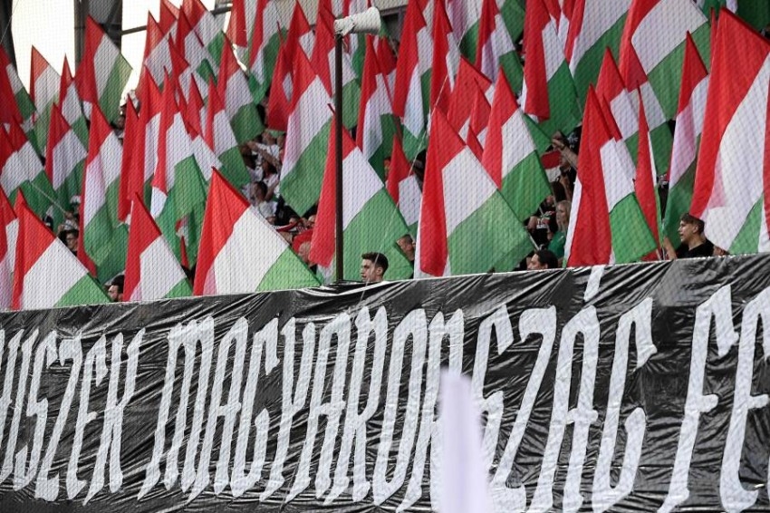 منتخب المجر يرفض «بادرة الركبة» في يورو 2020