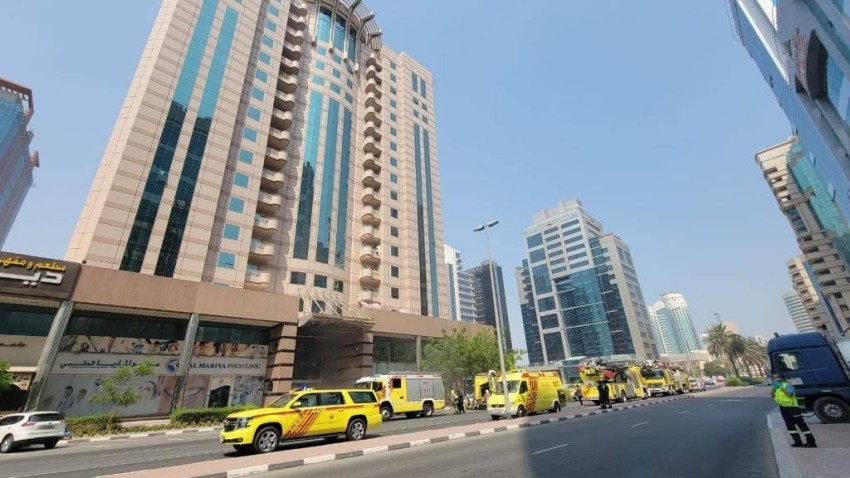 «دفاع مدني دبي» يسيطر على حريق برج الصقر دون وقوع إصابات