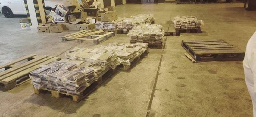 مصادرة 740 كلغ من الكوكايين داخل حاوية موز