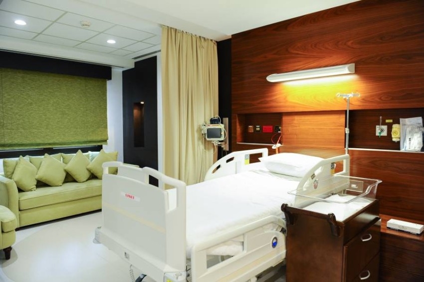 مستشفى الكورنيش يجهز عياداته بأحدث التقنيات والعلاجات للنساء