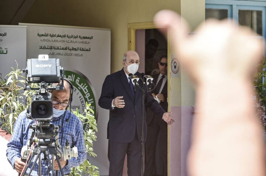 الرئيس الجزائري: نسبة المشاركة في الانتخابات البرلمانية لا تهمني