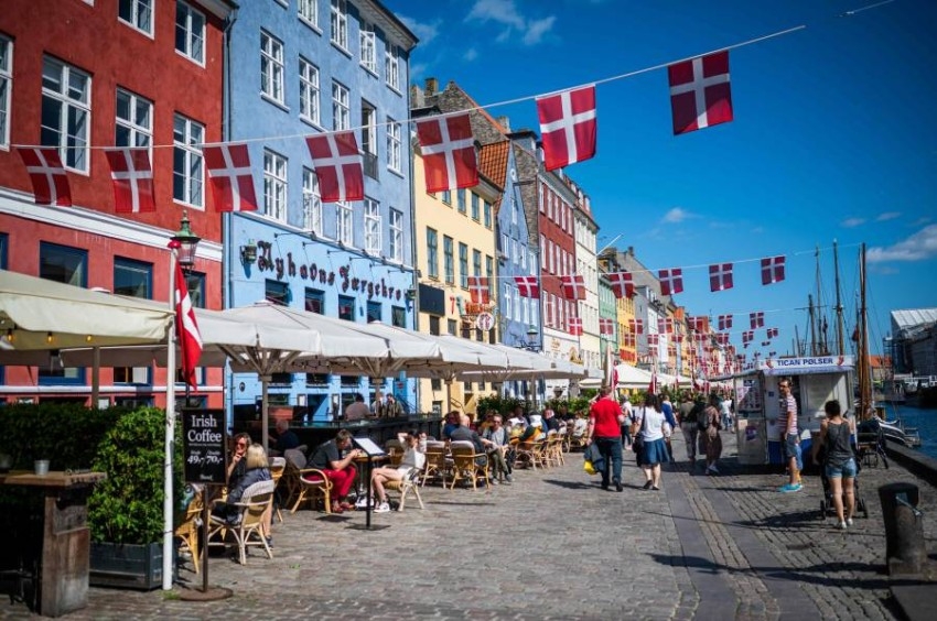 الدنمارك تلغي حتمية ارتداء الكمامات في جميع الأماكن المفتوحة تقريباً