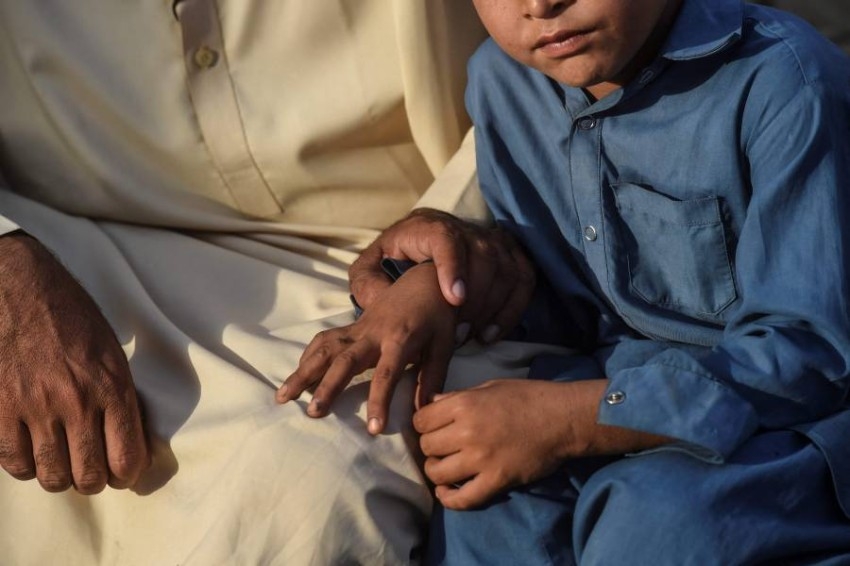 «أطفال الإيدز» في باكستان عنوان مأساة مستمرة بسبب إهمال طبي