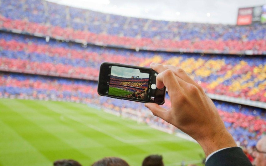 برشلونة يتخطى 400 مليون متابع على شبكات التواصل الاجتماعي