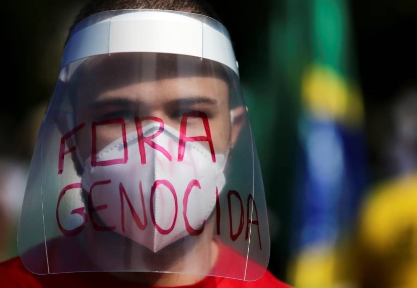 البرازيليون يصرون على لقاح فايزر رغم ندرته وسط ارتفاع وفيات كورونا