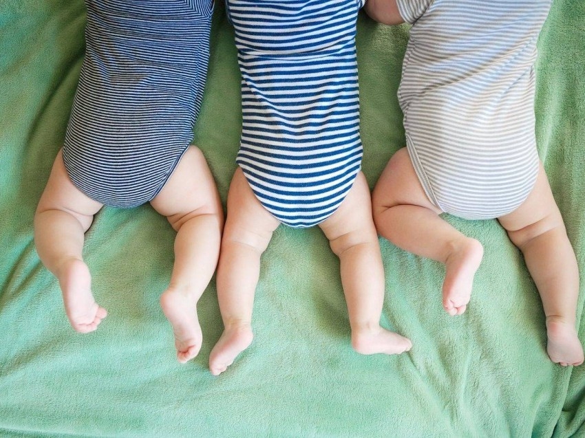3 أخوات ألمانيات يلدن ثلاثة أطفال في 3 أيام متتالية