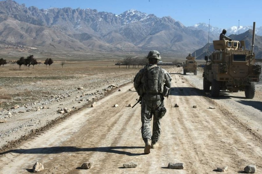 رحيل المتعاقدين.. فراغ يربك الجيش الأفغاني بعد الانسحاب الغربي