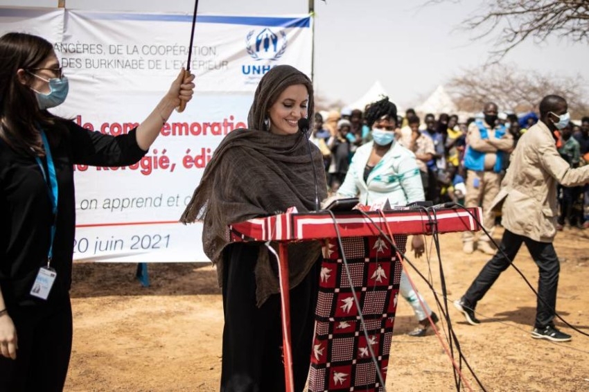 أنجيلينا جولي تحتفل باليوم العالمي للاجئين في بوركينا فاسو