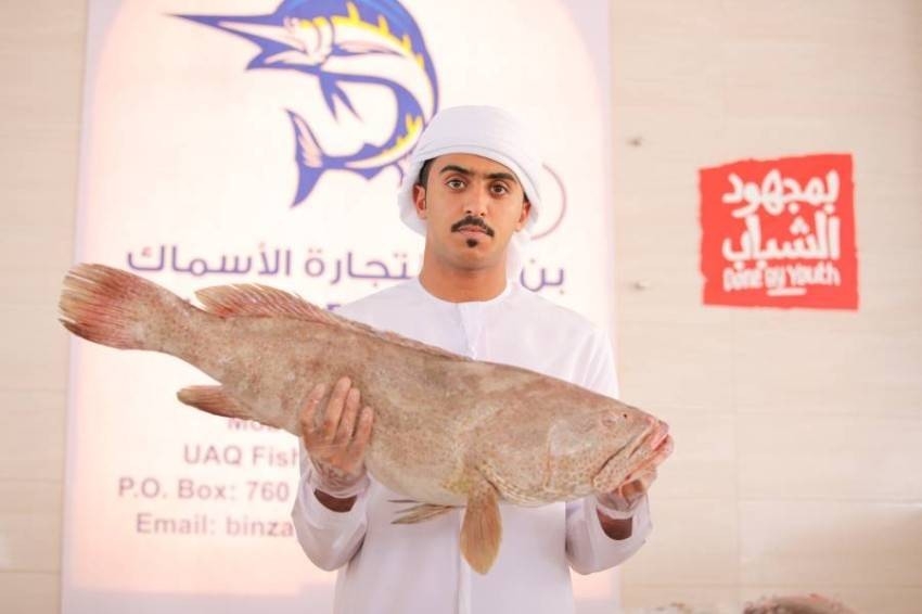 أصغر بائع سمك إماراتي يحصل على علامة «بمجهود الشباب»