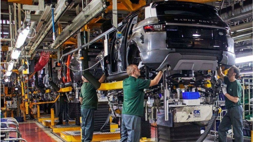 زيادة إنتاج السيارات البريطانية رغم صعوبات «الجائحة»