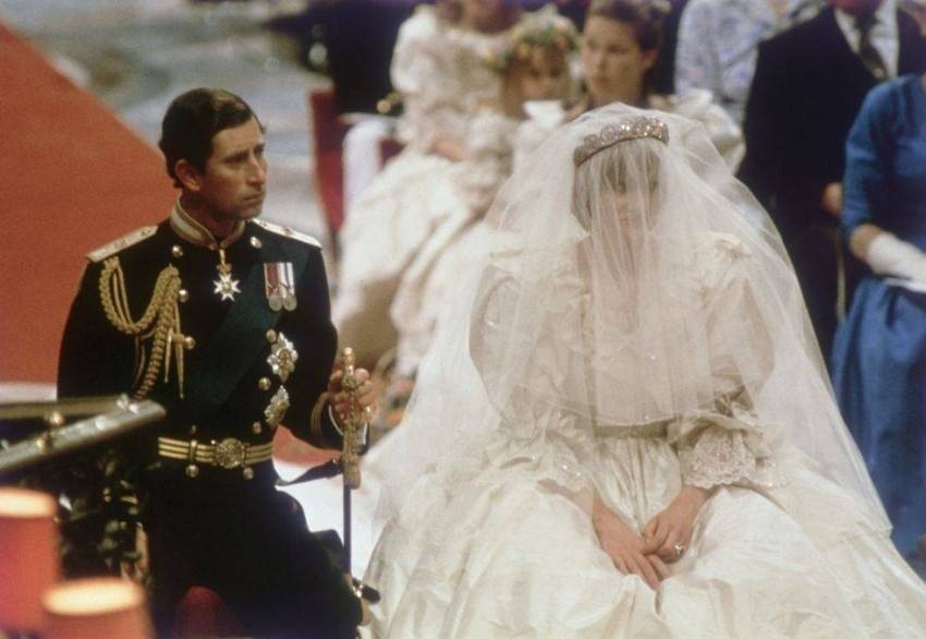بعضها تخطى المليون دولار.. أغلى فساتين الزفاف الملكية على مر العصور