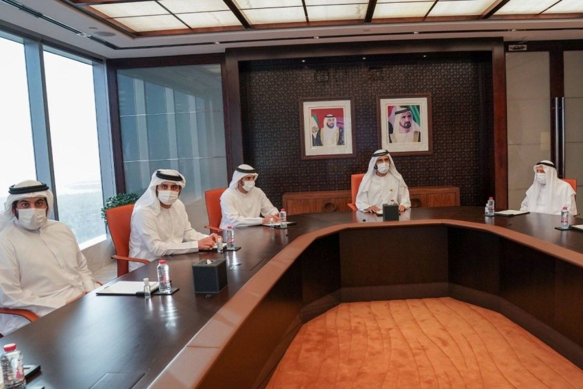 محمد بن راشد يجتمع مع أعضاء مجلس إدارة غرف دبي