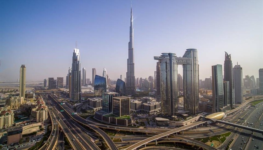 حمدان بن محمد: دبي تقود تعافي حركة السياحة العالمية