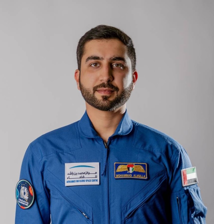 من هو رائد الفضاء الإماراتي محمد الملا؟