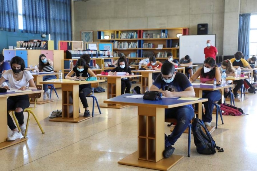 «أساتذة نازحون».. هل حانت نهاية قطاع التعليم في لبنان؟