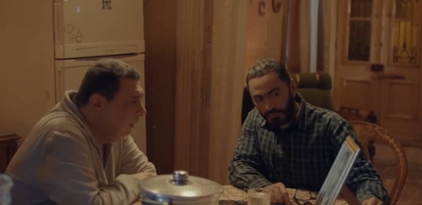 تامر حسني يفاجئ جمهوره بنشر مقطع محذوف من «مش أنا»