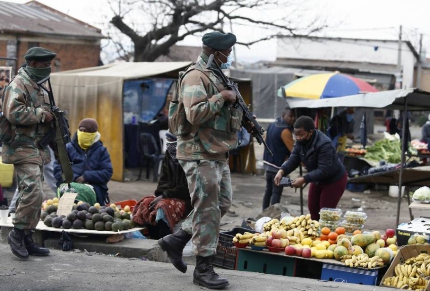 حكومة جنوب أفريقيا تنشر تعزيزات من الجيش وهدوء نسبي في جوهانسبرغ