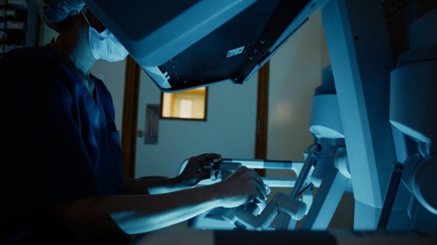 الجراحة الروبوتية إحدى علاجات 3 حالات لسرطان البروستاتا بين الرجال