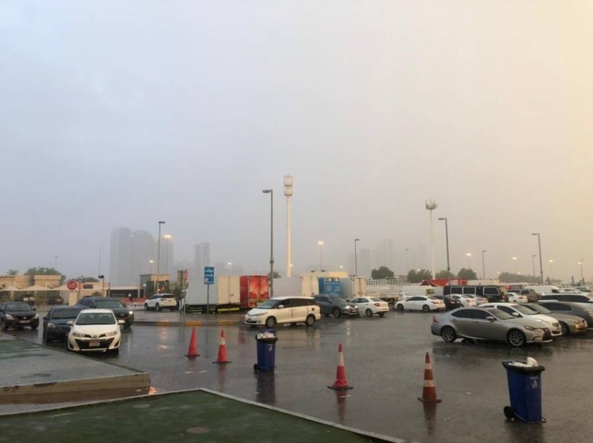 أمطار الخير تعم مناطق متفرقة من إمارة أبوظبي اليوم
