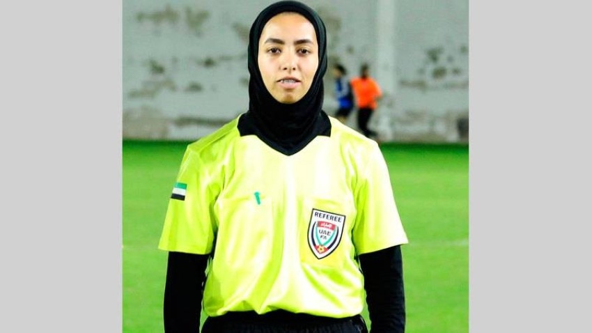 أمل جمال أول امرأة تدير مباريات للرجال في الإمارات