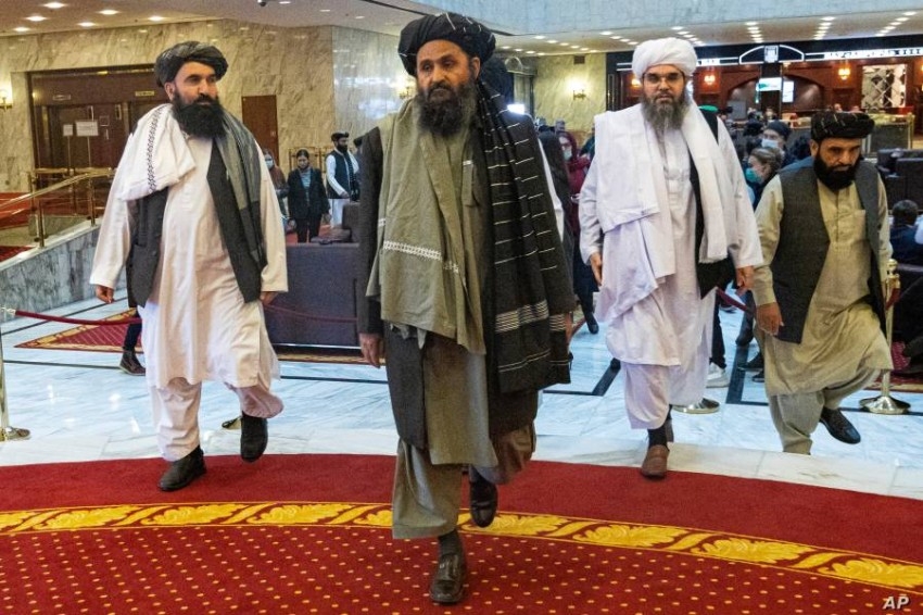 زعيم من طالبان يزور الصين لإجراء محادثات مع وزير الخارجية