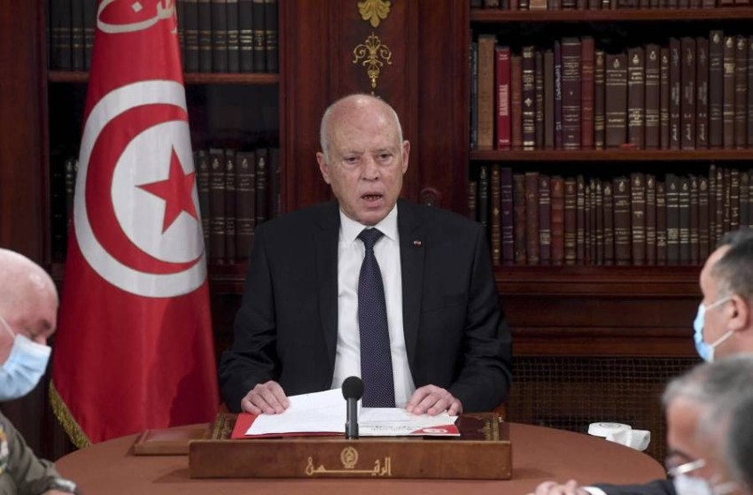 في أول تعليق له بشأن الاقتصاد.. رئيس تونس يكشف أرقاماً حول الفساد
