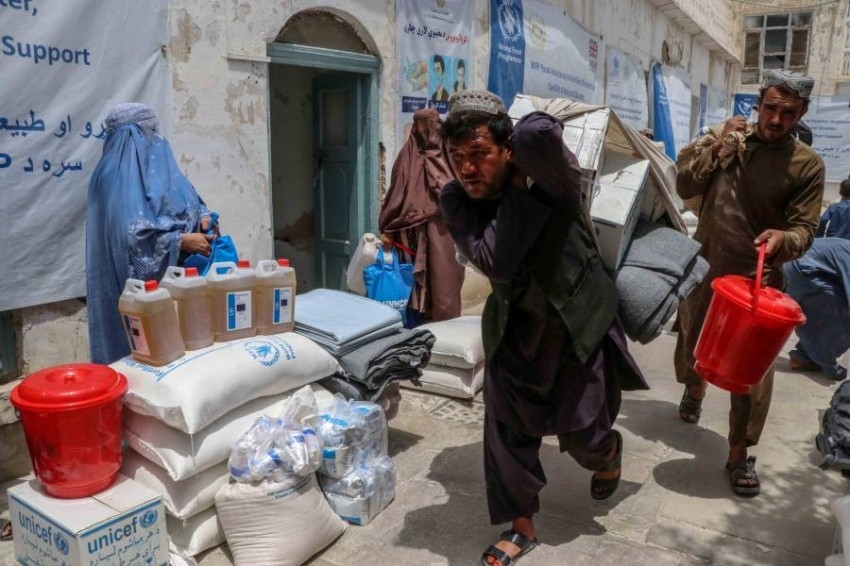 «الفرار الكبير».. الخوف يدفع مئات الآلاف للهرب من أفغانستان