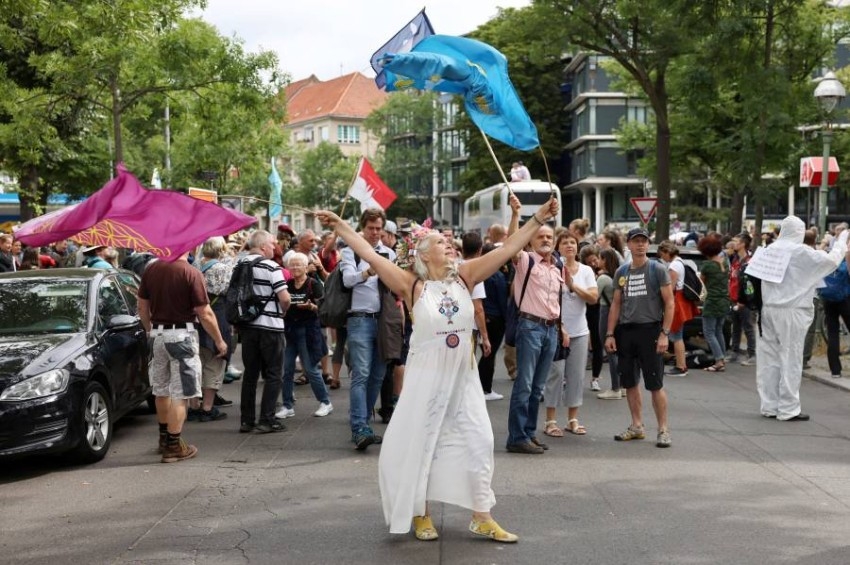 صدامات في برلين خلال تظاهرات رافضة لتدابير الإغلاق