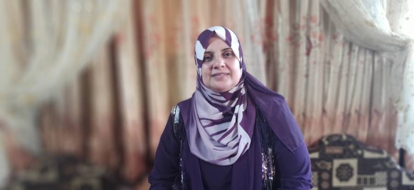 بسن الـ50.. فلسطينية تحصد الامتياز بعد 35 عاماً من الانقطاع الدراسي