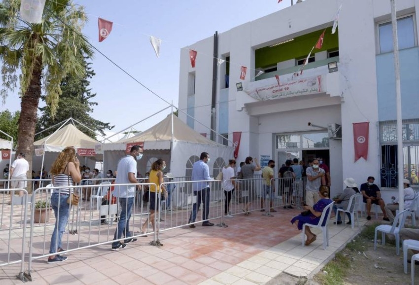 تونس.. إقبال كبير على التطعيم ضد كورونا خلال اليوم الوطني للتلقيح