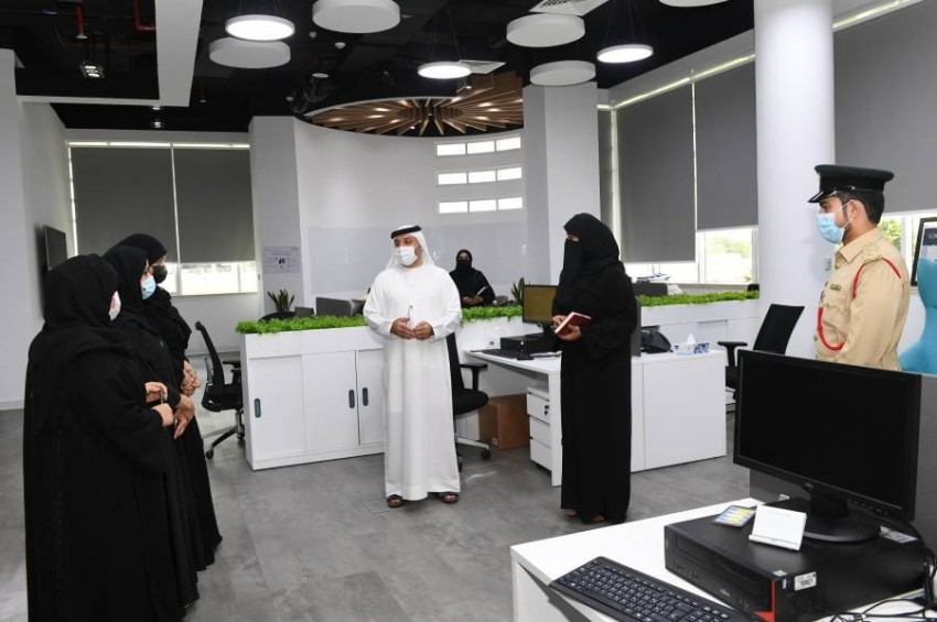 موظفات «إسعاد المجتمع» بشرطة دبي يتولين مناصب قيادية ليوم واحد