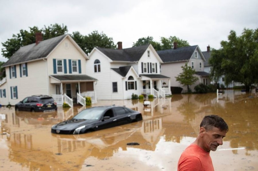 أمريكا: العاصفة «هنري» تصل إلى اليابسة في ولاية رود آيلاند
