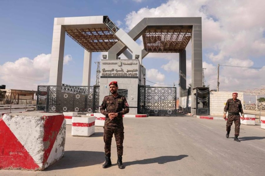مسؤولون: مصر تغلق معبر رفح وسط توترات مع حماس