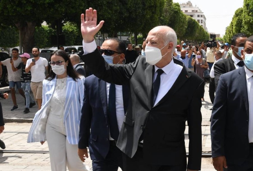 الرئيس التونسي يمدّد «حتى إشعار آخر» قرار تعليق أعمال البرلمان