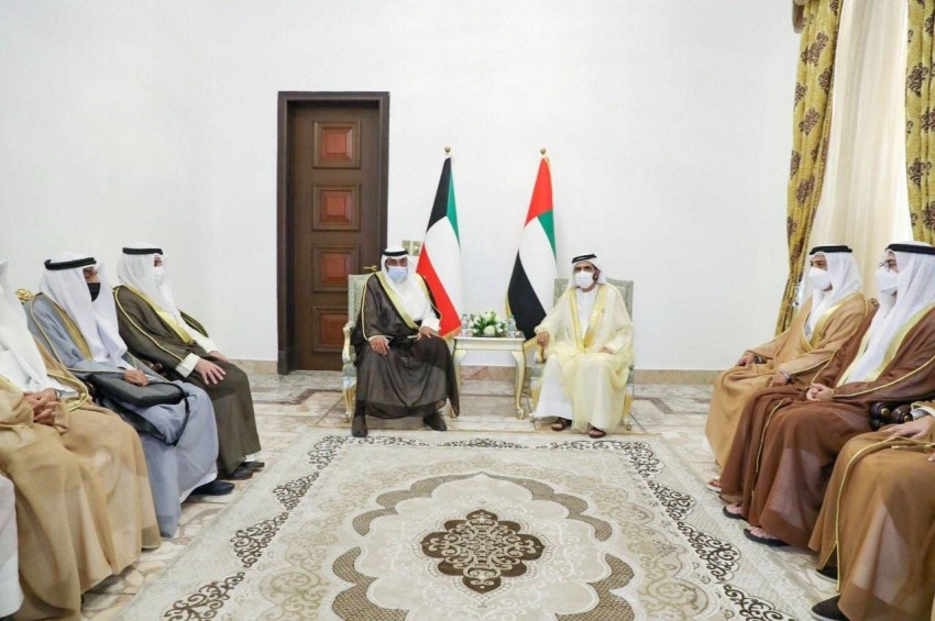 محمد بن راشد يلتقي رئيس مجلس وزراء دولة الكويت على هامش مؤتمر بغداد