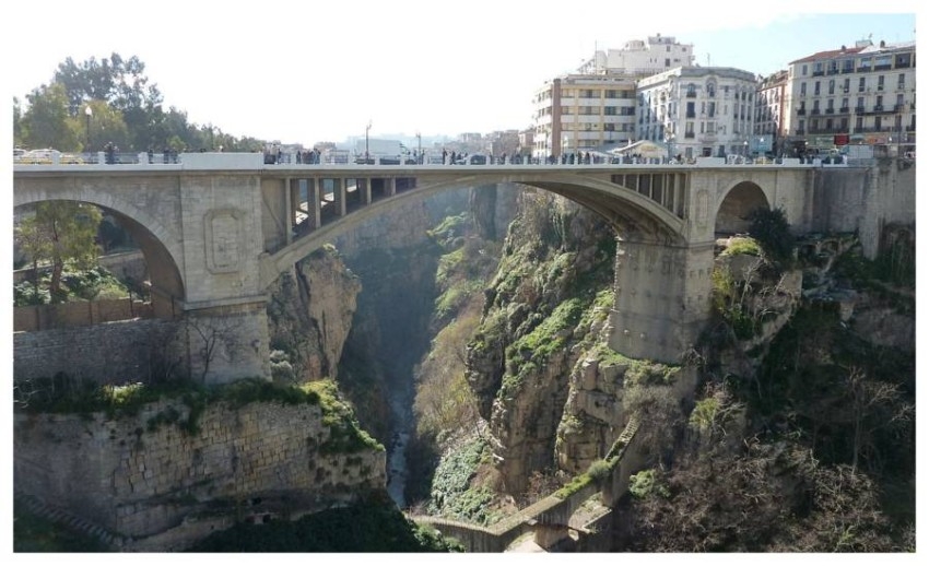 قسنطينة.. مدينة الجسور المعلقة بالجزائر